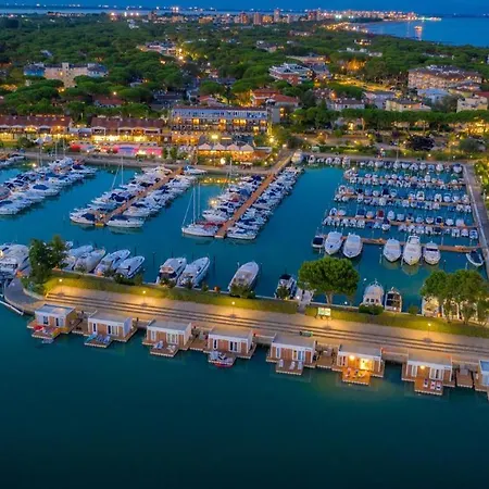 Marina Uno View ליגננו סביאדורו